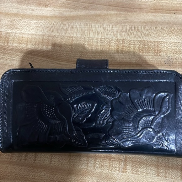 Vintage Black Tooled Embossed Wallet - Picture 2 of 6
